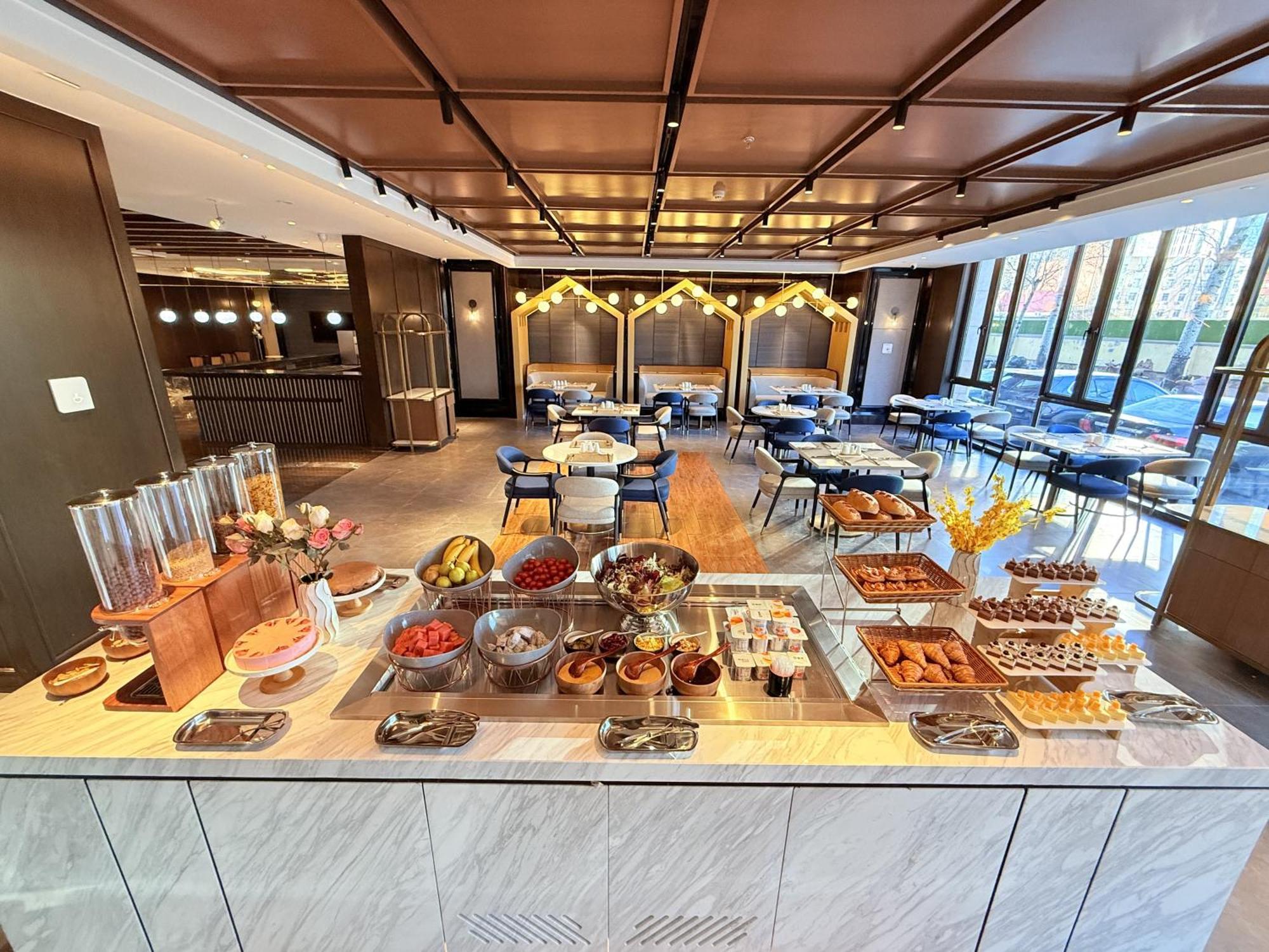 Hilton Garden Inn Beijing Guomao エクステリア 写真