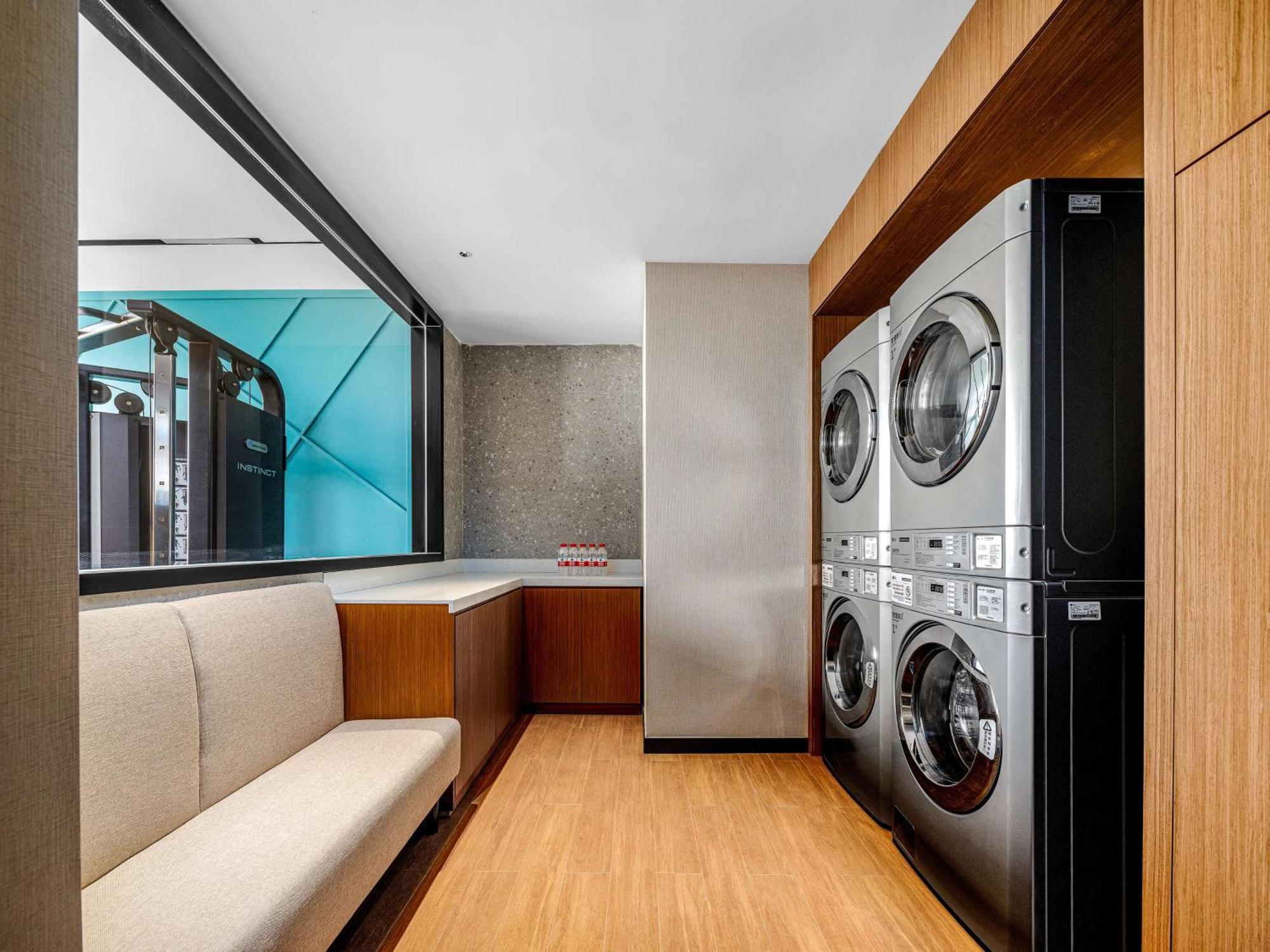 Hilton Garden Inn Beijing Guomao エクステリア 写真