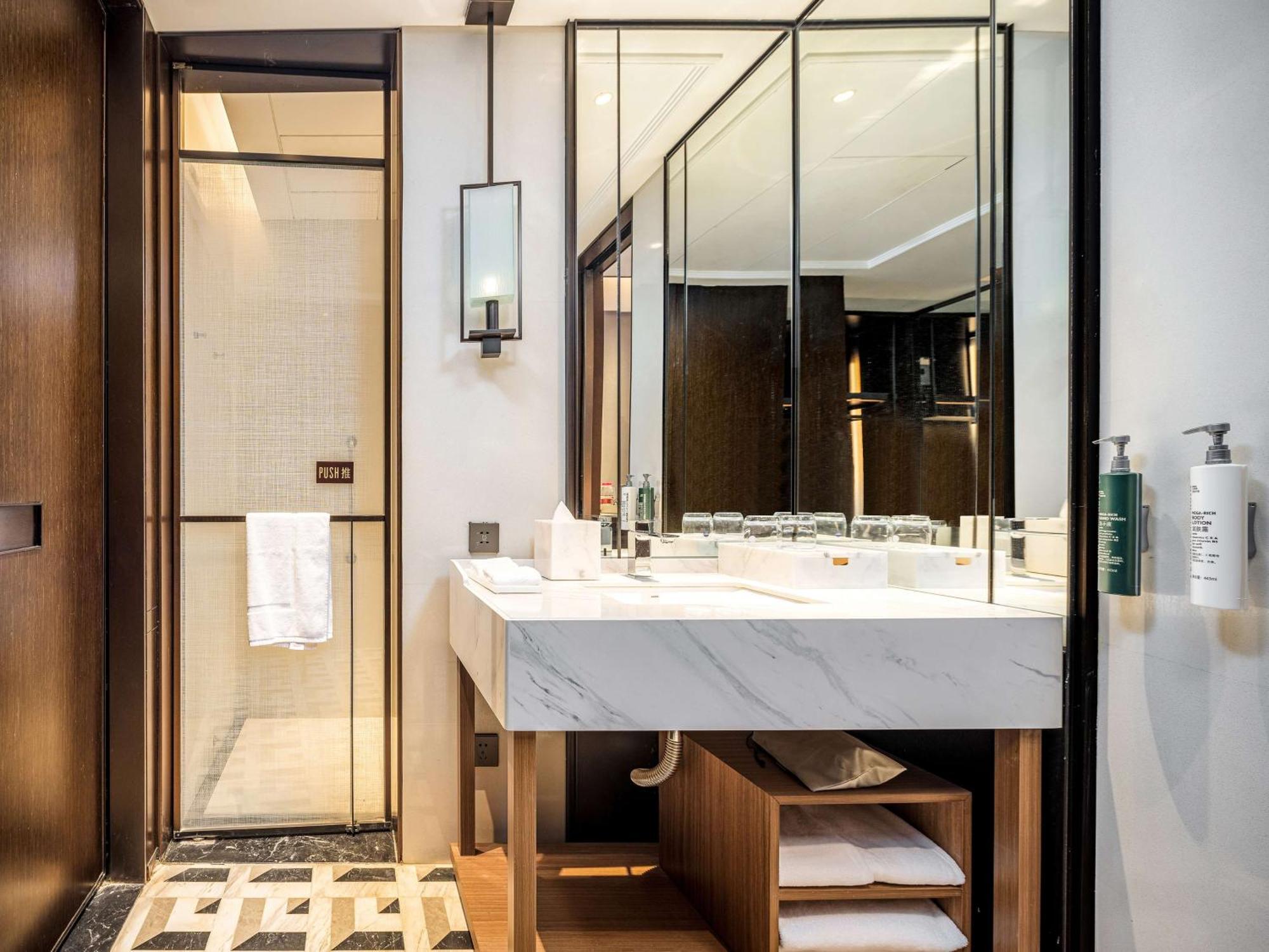 Hilton Garden Inn Beijing Guomao エクステリア 写真