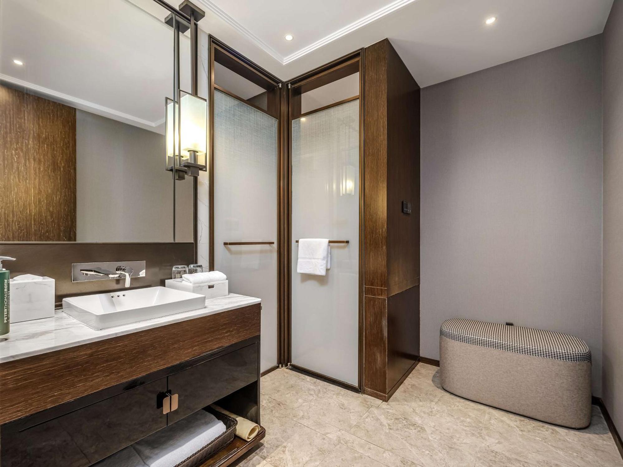 Hilton Garden Inn Beijing Guomao エクステリア 写真