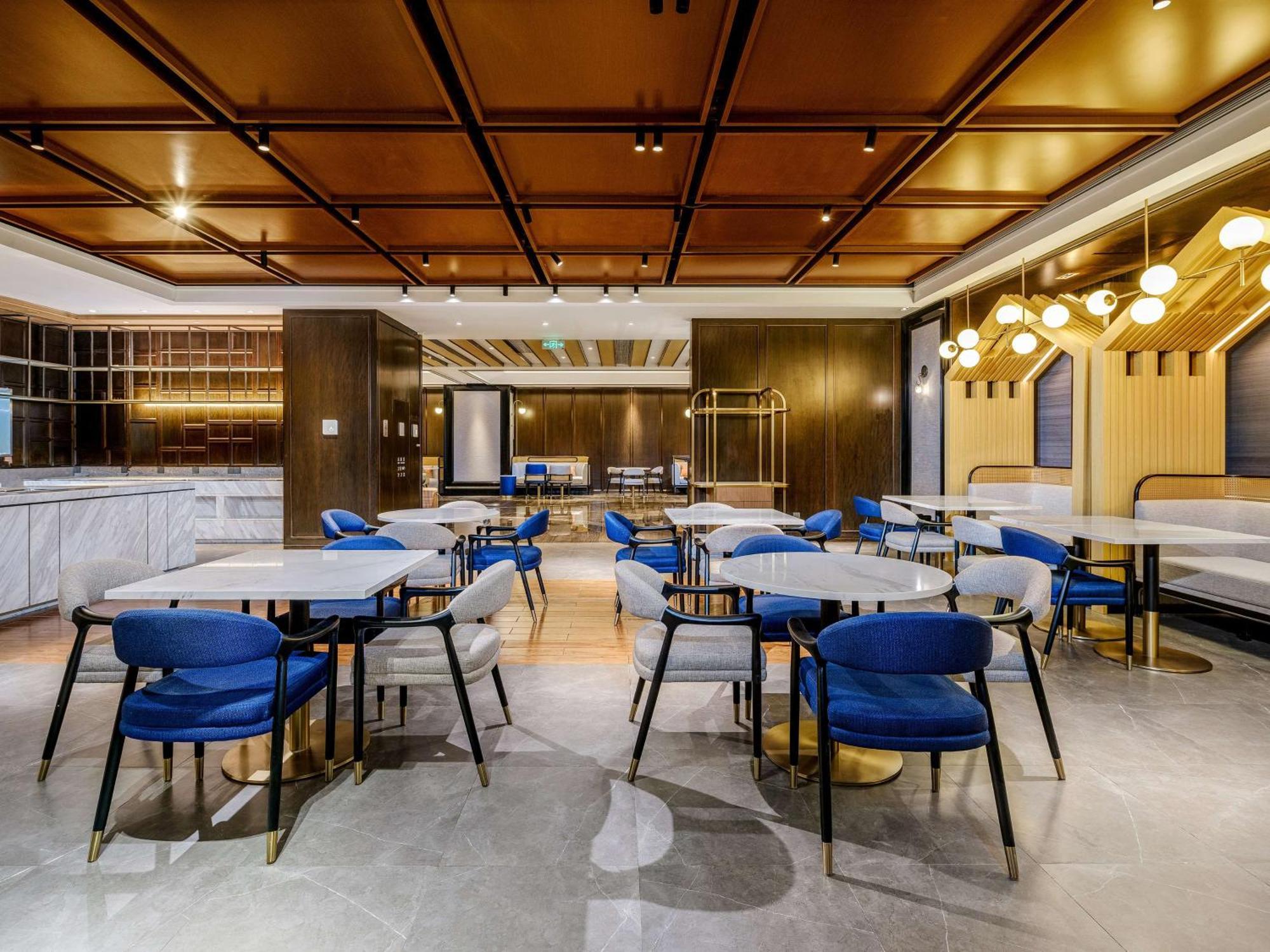 Hilton Garden Inn Beijing Guomao エクステリア 写真