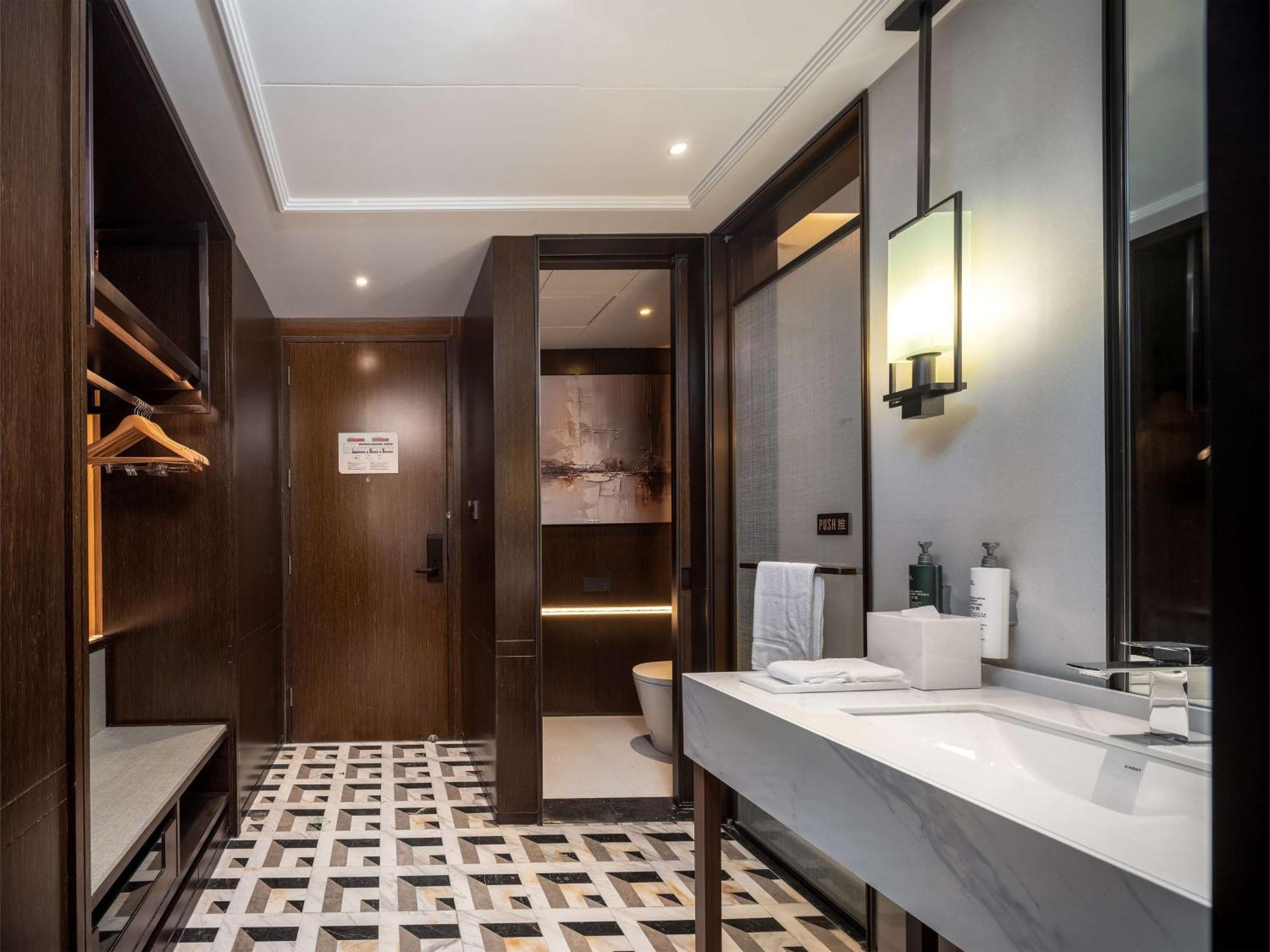 Hilton Garden Inn Beijing Guomao エクステリア 写真