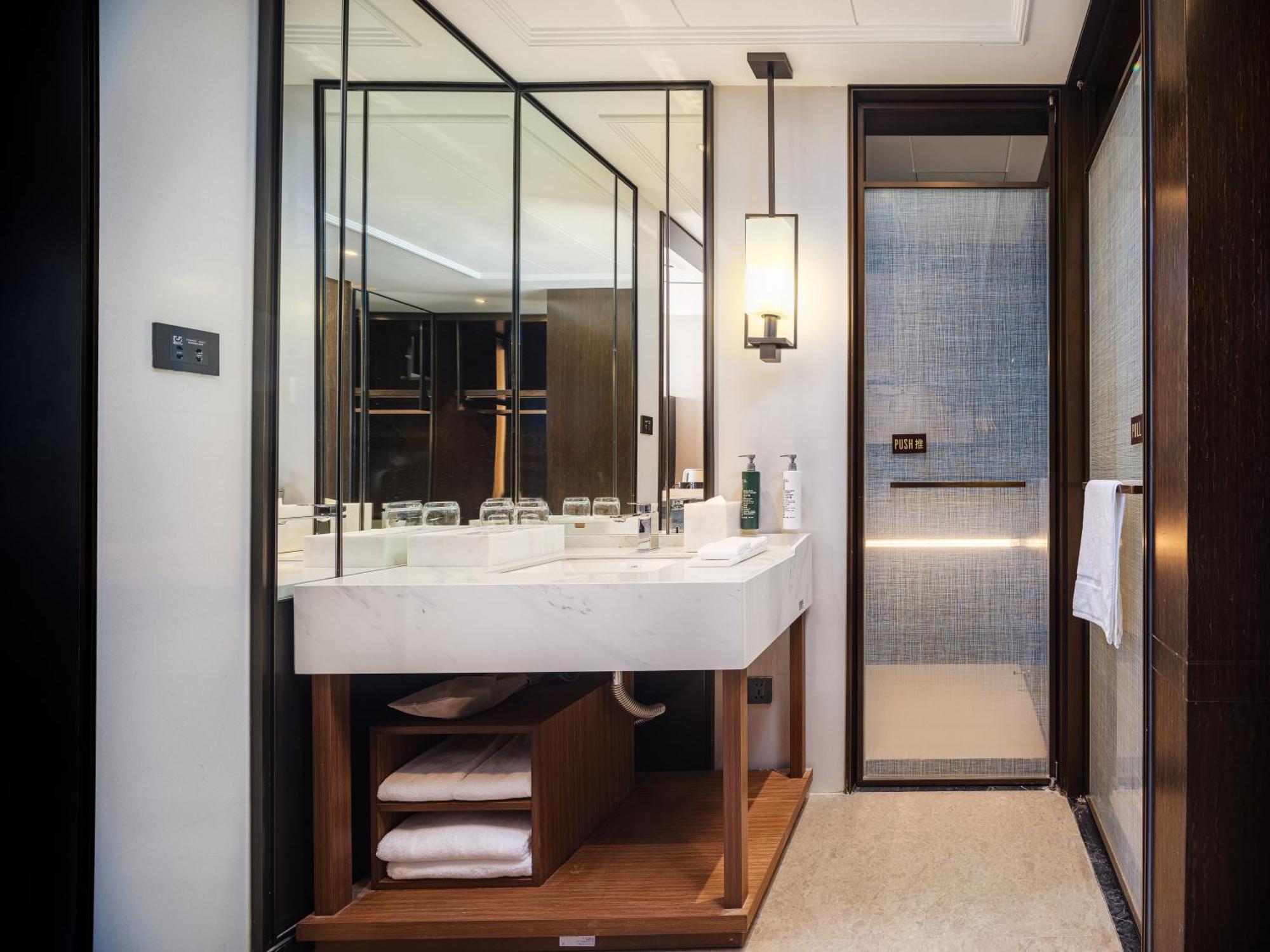 Hilton Garden Inn Beijing Guomao エクステリア 写真