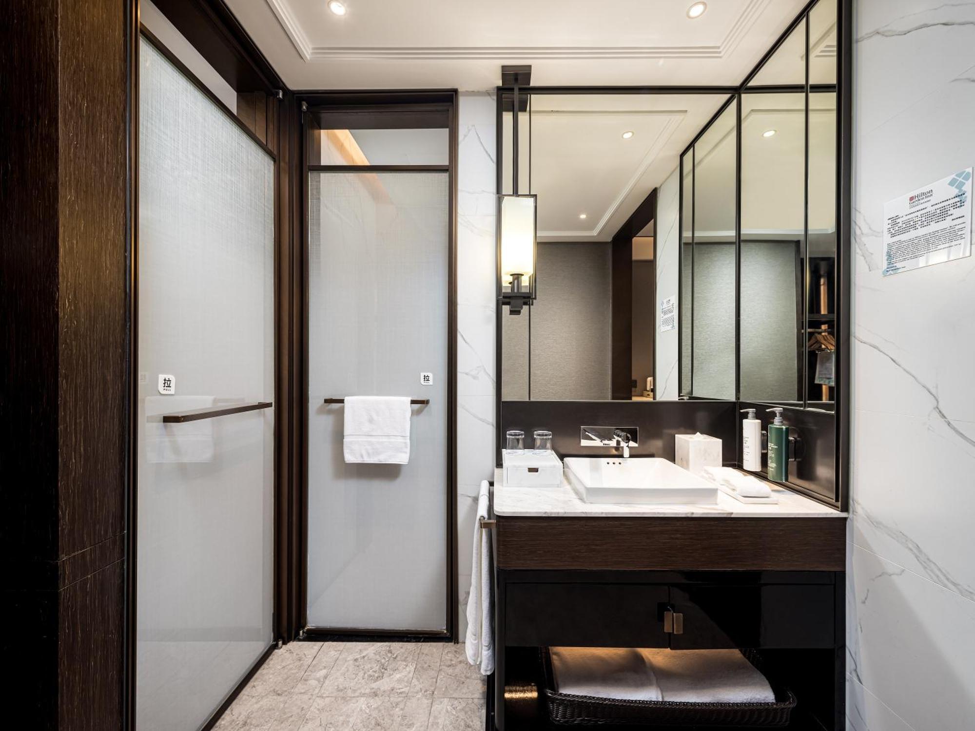 Hilton Garden Inn Beijing Guomao エクステリア 写真